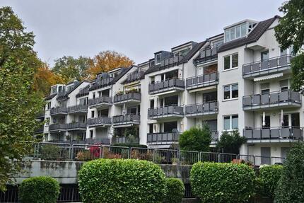 Eigentumswohnung 3,5 Zimmer 96,43m2 Balkon Aufzug 2 Parkplätze 3.5 zimmer