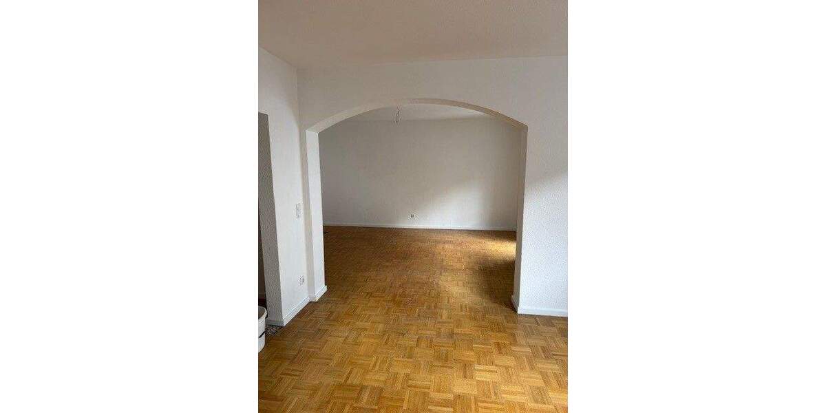 Frisch sanierte 2 Zimmerwohnung mit Balkon in Riehl zimmer