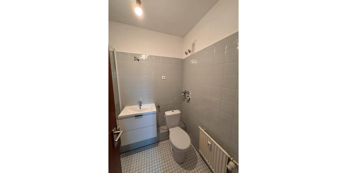 Etagenwohnung Bergisch Gladbach Gronau - 1 Zimmer, 45 m&sup2;, 649&euro; | Angebot:26613504