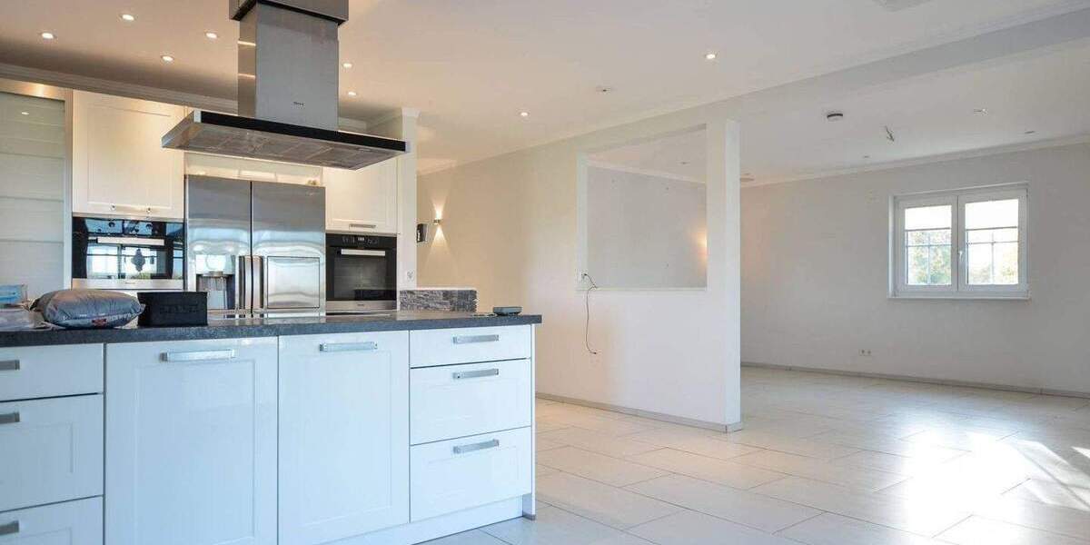 Neubaucharakter trifft Wohlfühloase: Hochwertig ausgestattetes Einfamilienhaus mit Außenpool! 6 zimmer