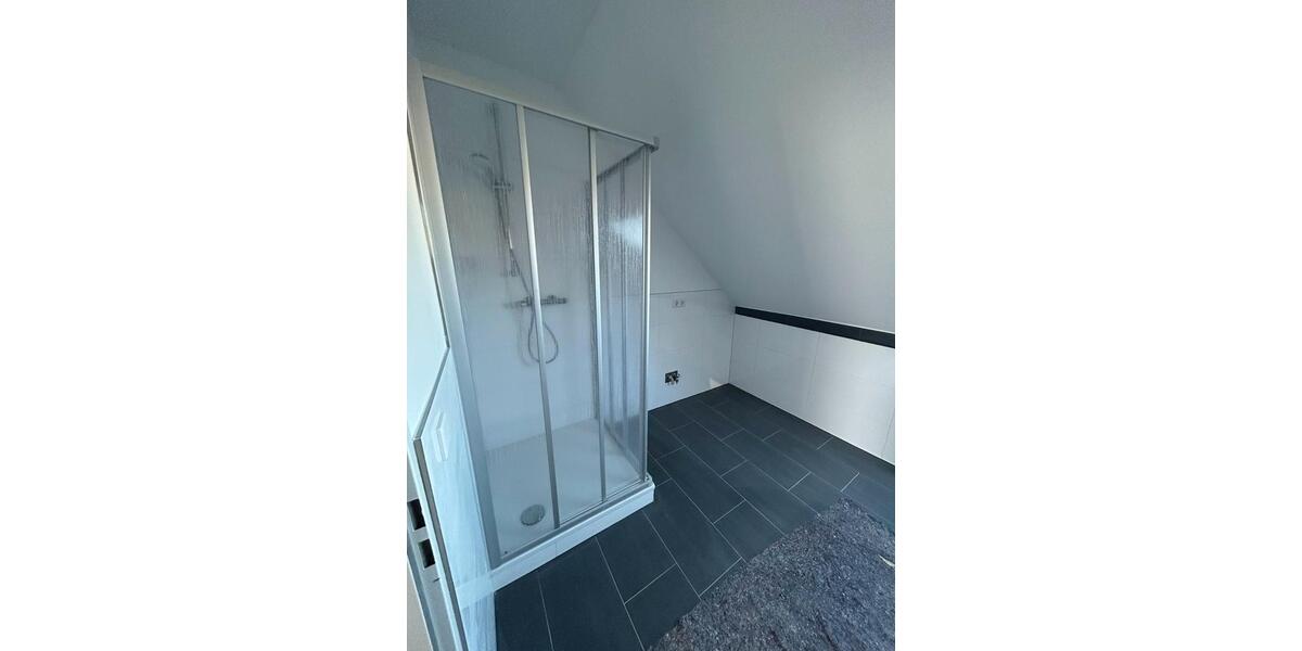 Dachgeschoßwohnung Solingen Ohligs - 3 Zimmer, 90 m&sup2;, 855&euro; | Angebot:26292984