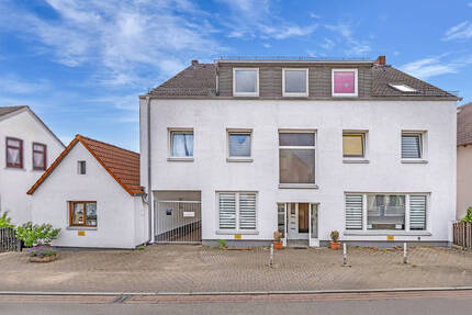 Wohnensemble aus Mehrfamilienhaus & zwei separaten Wohnhäusern