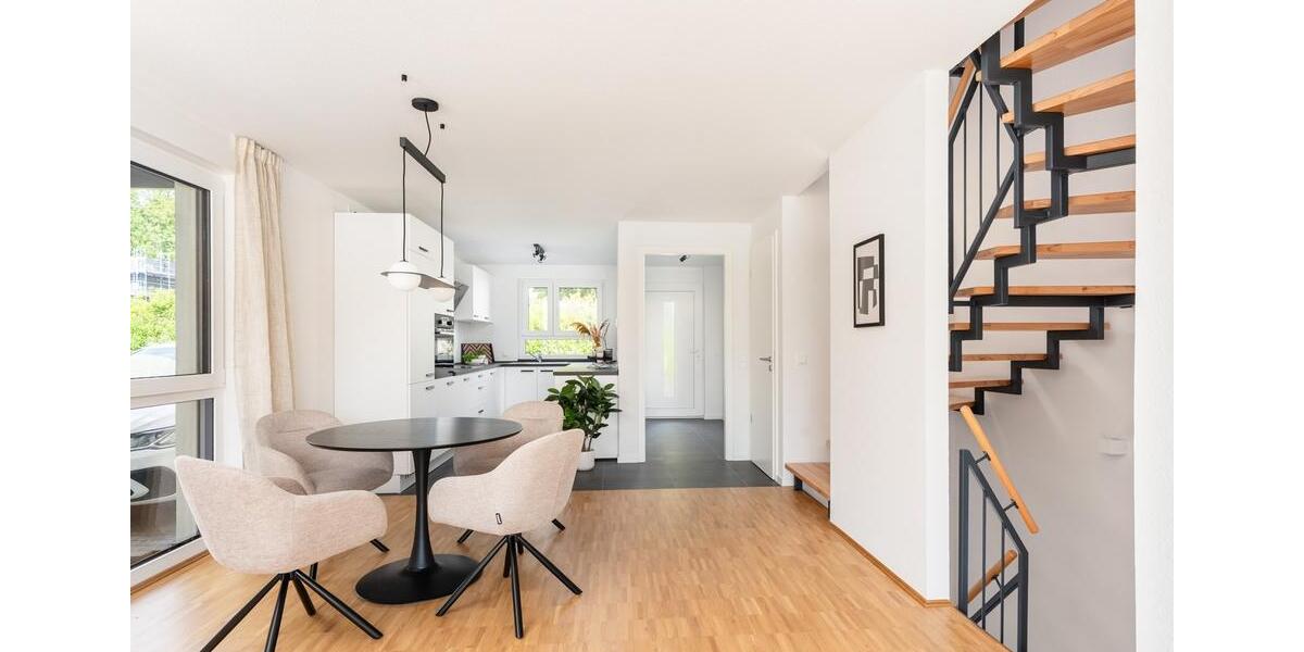 Besichtigung des Musterhauses – jeden Mittwoch 17–18 Uhr und Samstag 14–15 Uhr 6 zimmer