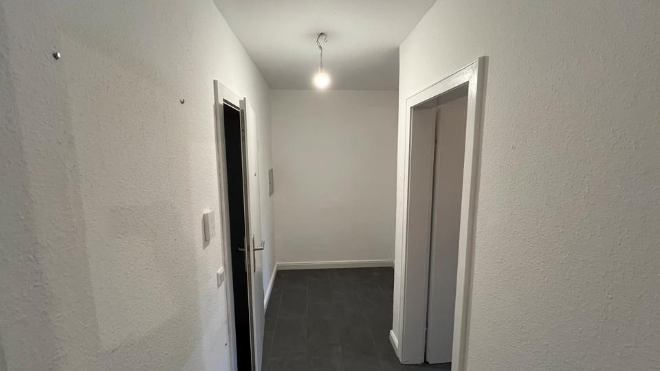 Etagenwohnung Solingen - 1 Zimmer, 43 m&sup2;, 430&euro; | Angebot:25234450