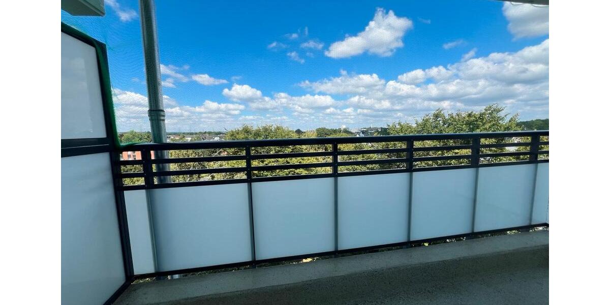 1 möbliertes Zimmer mit Balkon (WG Wohnung ) 1 zimmer