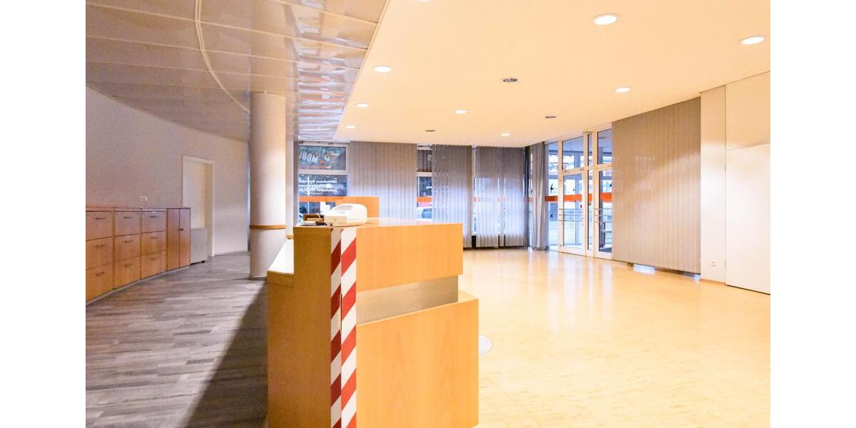 Besonder Fläche für Büro oder Praxis perfekt gelegen in Solingen-Wald.TEILBAR! zimmer