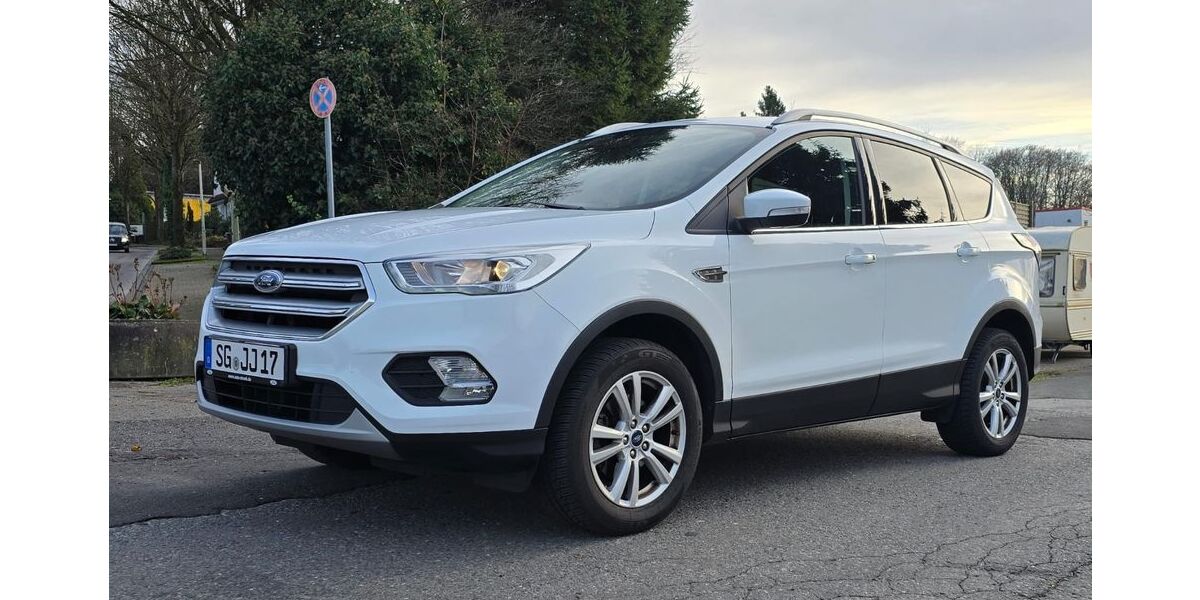 Ford Kuga 83.000 km 10.900 &euro; Solingen 42653
