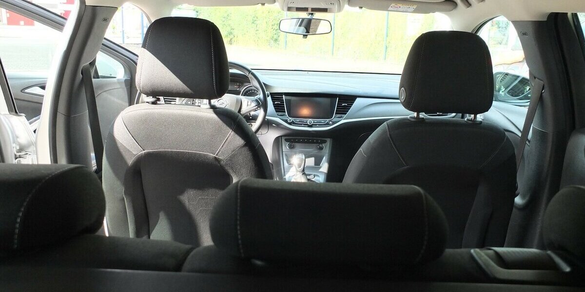 Opel Astra NAVI EINPARKHILFE ALLWETTERREIFEN EURO 6 99.278 km 8.995 &euro; Köln 50858