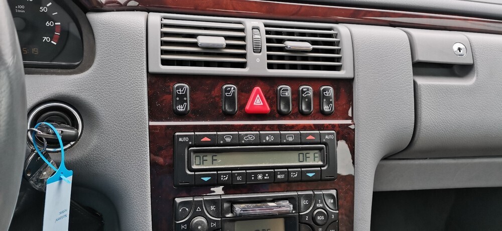 E 200
