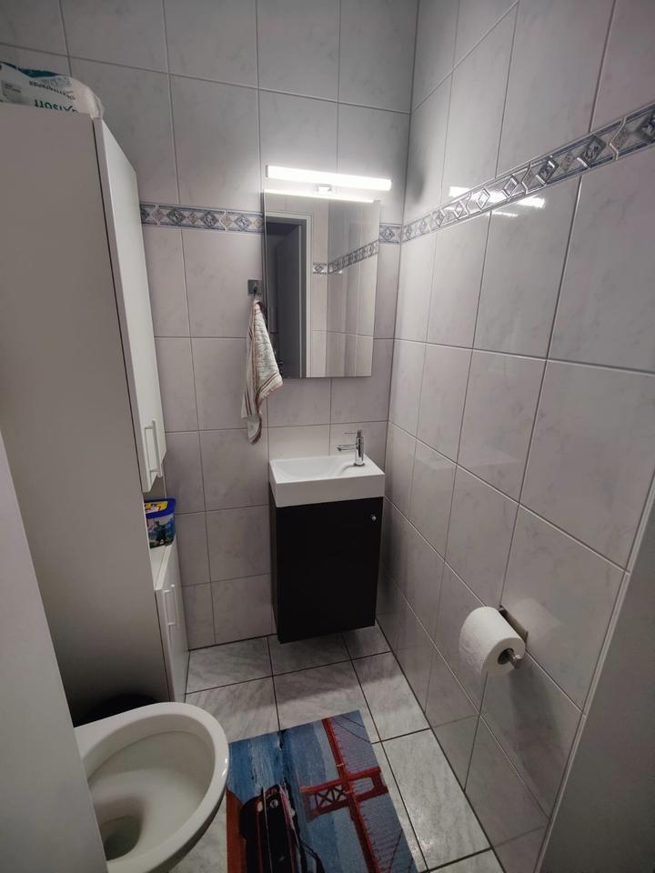 Moderne 4-Zimmer-Wohnung mit Glasfaser, Klimaanlage & Top-Ausst.