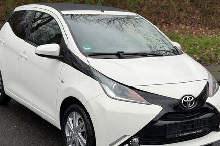 Toyota Aygo (X) 56.800 km 7.999 &euro; Bonn 53127