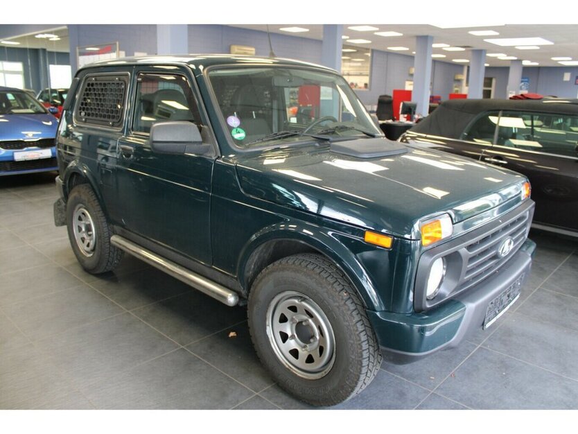 Lada Taiga 1.7 Urban 4x4 66.666 km 9.980 € Euskirchen 53881