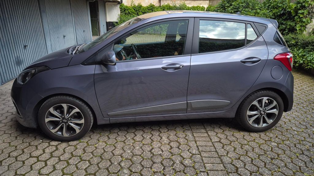 Hyundai i10 32.674 km 7.999 &euro; Köln 50676