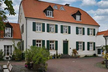 Exclusiv und Besonders, denkmalgeschützte Eigentumswohnung auf einem Gutshof!