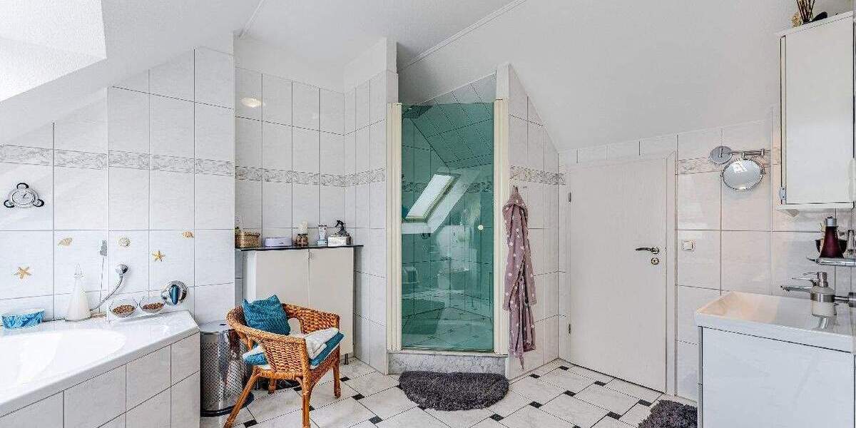 Etagenwohnung Hilden Kalstert - 3 Zimmer, 107 m&sup2;, 399.000&euro; | Angebot:25287530