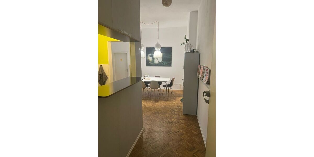 2 helle Laden-Bürofläche mit zwei Eingängen in Köln-Neustadt-Süd. Ideal für Coworking, Start-ups oder Agenturen. Ab 01.07.2026 frei, aktuell als Shared Office mit Reisebüro genutzt. - Gewerbeobjekt Köln Neustadt/Süd | Angebot:26832792
