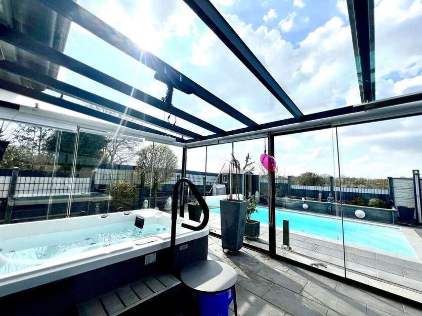 Haus zum Kaufen in Niederkassel 890.000 € 212 m²