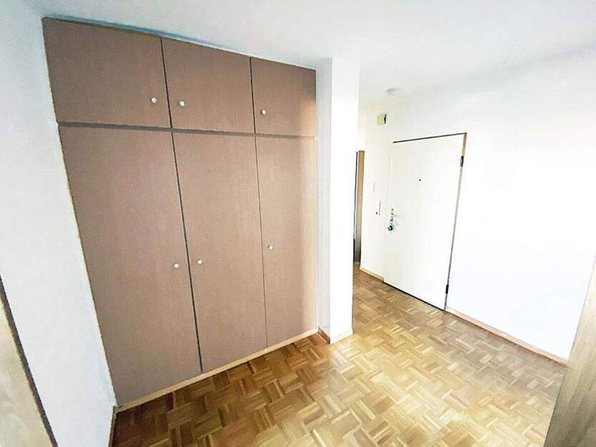 Ruhige Lage, barrierefrei, Hausmeisterservice, GartenSpielplatz, FensterHeizung NEU2025 3 zimmer