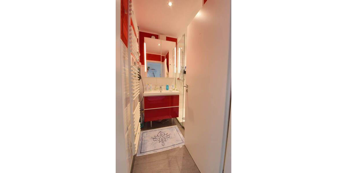 Kauf im Paket: 2 vermietete Wohnungen & 1 Garage in einem 3-Familienhaus in Bonn-Röttgen. 6 zimmer