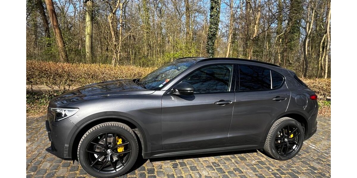 Alfa Romeo Stelvio 100.300 km 25.400 € Köln 50933