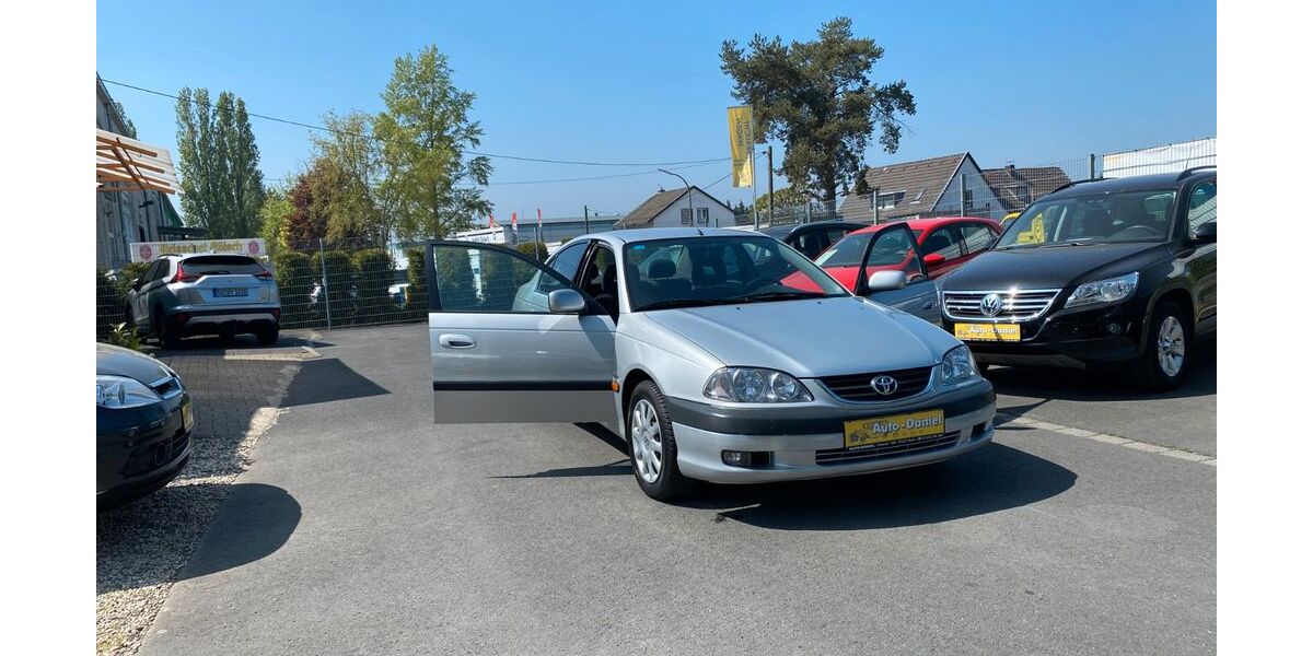 Toyota Avensis 154.000 km 3.300 &euro; Bonn 53227