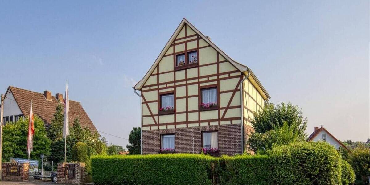 Charmantes Fachwerkhaus mit großem Grundstück und Ausbaupotenzial in Kerpen-Buir 4 zimmer