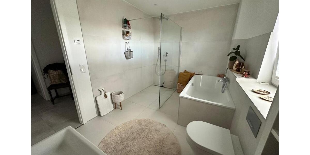 Dachgeschoßwohnung Bergheim Ahe - 3.5 Zimmer, 119 m&sup2;, 1.550&euro; | Angebot:25363948