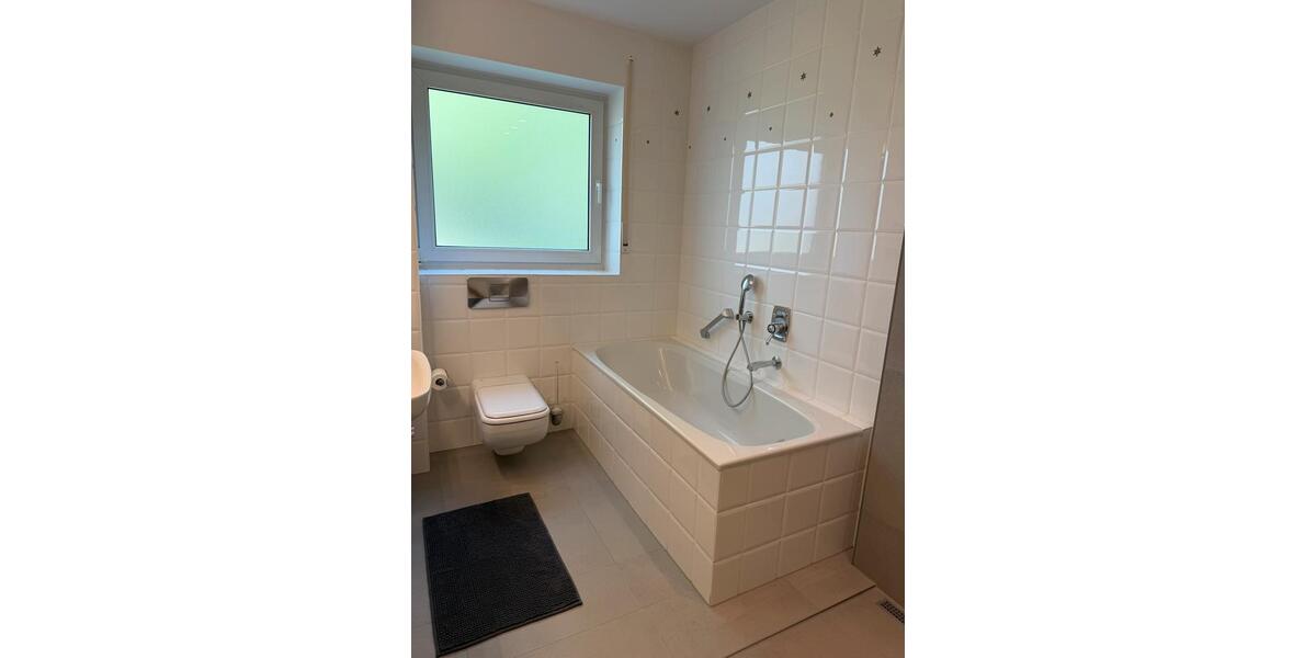 Erdgeschoßwohnung Bergisch Gladbach Gronau - 3 Zimmer, 110 m&sup2;, 1.800&euro; | Angebot:26326053