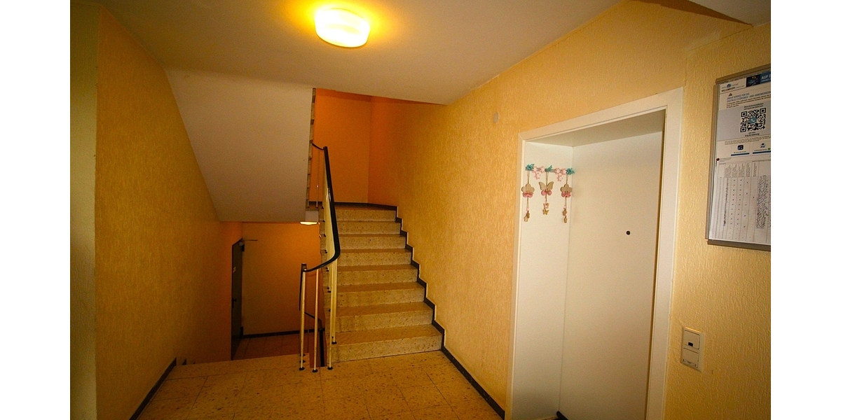 Gut geschnittene, barrierearme und bezugsfreie 4 Zimmer-Wohnung mit Balkon und Tiefgaragenstellplatz - Etagenwohnung Bonn / Tannenbusch Tannenbusch | Angebot:26196067