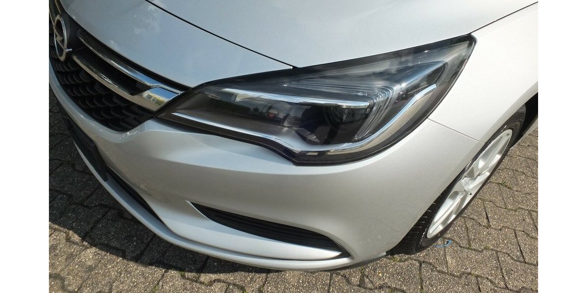 Opel Astra NAVI EINPARKHILFE ALLWETTERREIFEN EURO 6 99.278 km 8.995 &euro; Köln 50858