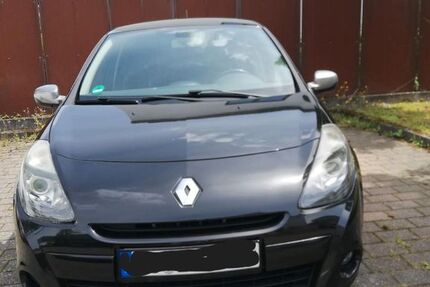 Renault Clio 214.700 km 2.900 € Köln 51143
