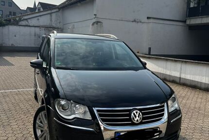 VW Touran 183.418 km 8.499 &euro; Bonn 53121