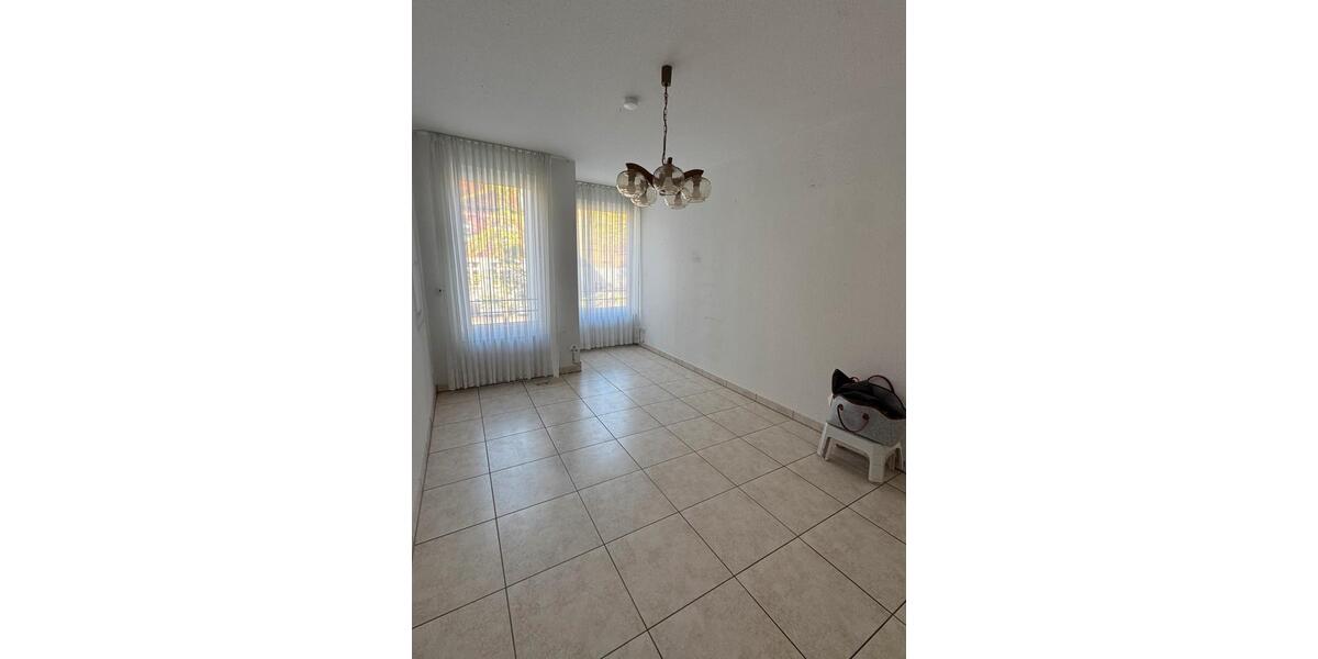 Etagenwohnung Hürth - 3 Zimmer, 83 m&sup2;, 1.500&euro; | Angebot:26358091