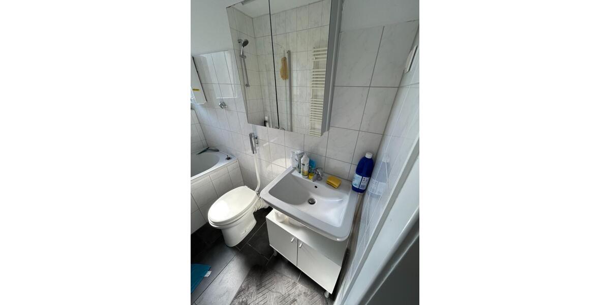 Etagenwohnung Köln Nippes - 3 Zimmer, 20 m&sup2;, 400&euro; | Angebot:25392977