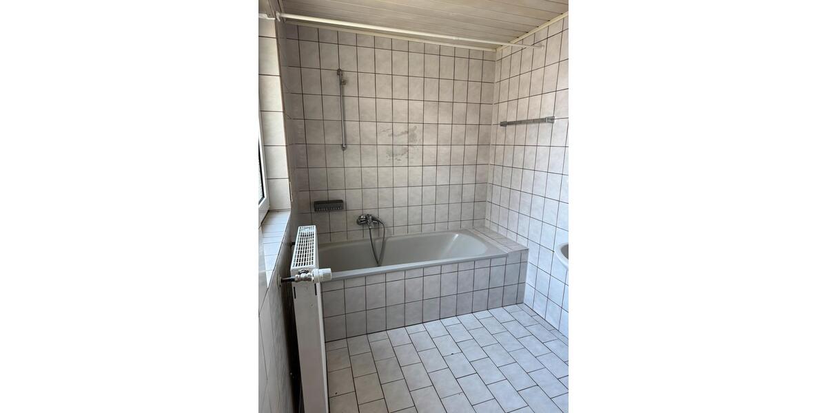 Doppelhaushälfte Siegburg - 7 Zimmer, 180 m&sup2;, 1.600&euro; | Angebot:25237395