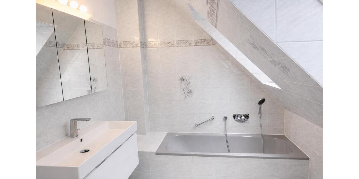 Einfamilienhaus Siegburg - 3 Zimmer, 186 m&sup2;, 788.000&euro; | Angebot:25048859