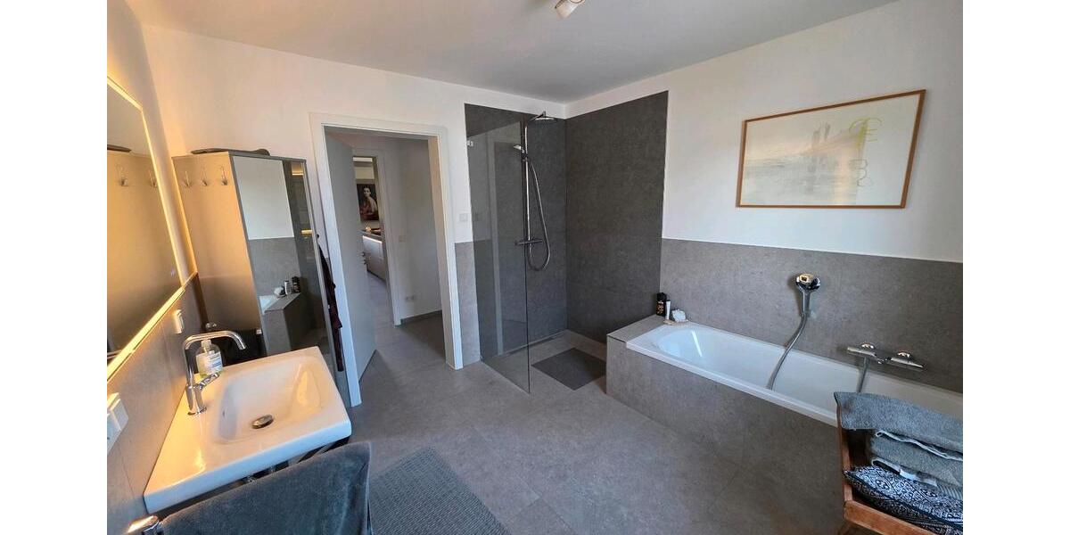 Einfamilienhaus Bergisch Gladbach Paffrath - 4 Zimmer, 145 m&sup2;, 2.615&euro; | Angebot:26322749