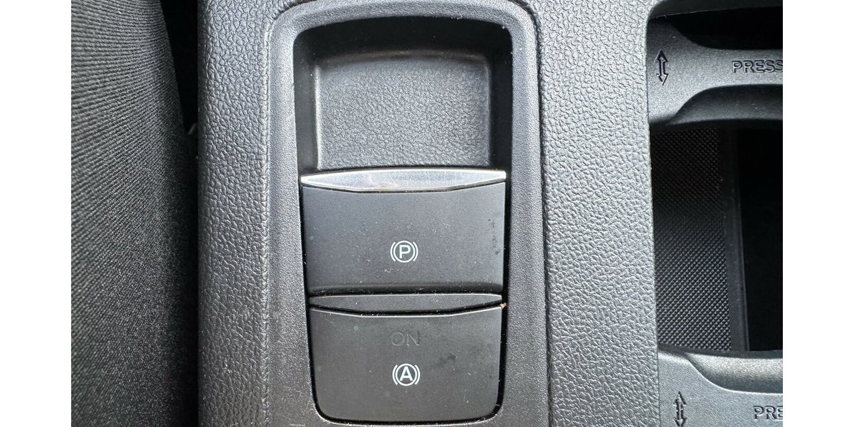 Ford Focus EcoBlue.Nav.Temp.Serv-Neu.EU6 GARANTIE.1Hd 64.284 km 14.000 &euro; Erftstadt 50374