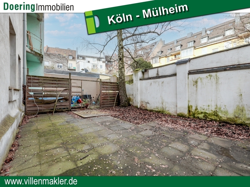 Entkernte Erdgeschoss-Wohnung mit eigenem Garten
