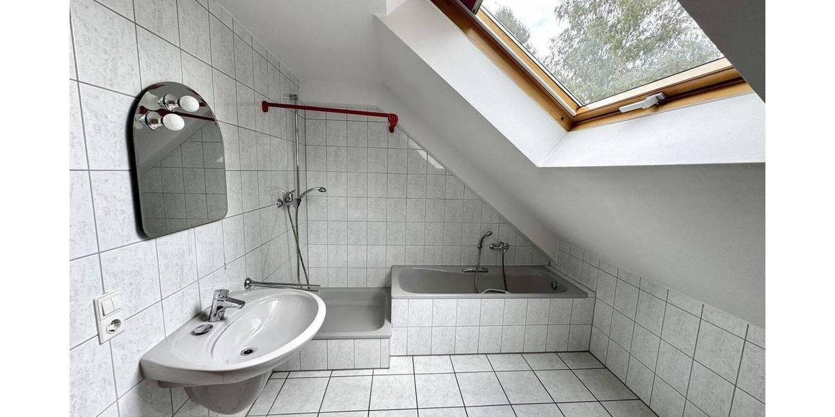 Großes Einfamilienhaus mit Einliegerwohnung in Leverkusen - Quettingen 6 zimmer