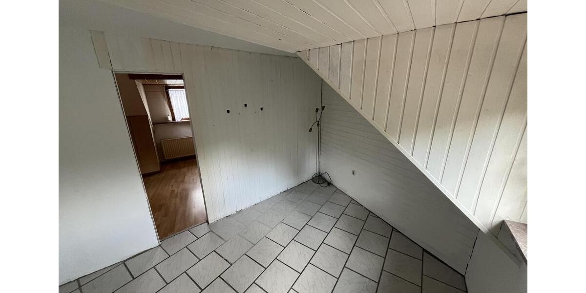 Lichtdurchflutete Maisonettewohnung in ruhiger Straße 3 zimmer