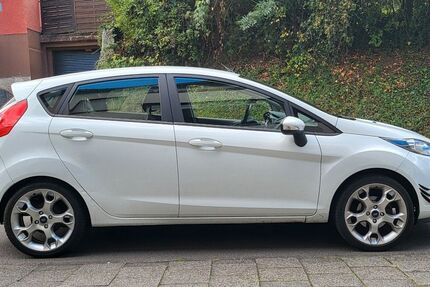 Ford Fiesta 155.000 km 4.800 € Königswinter 53639