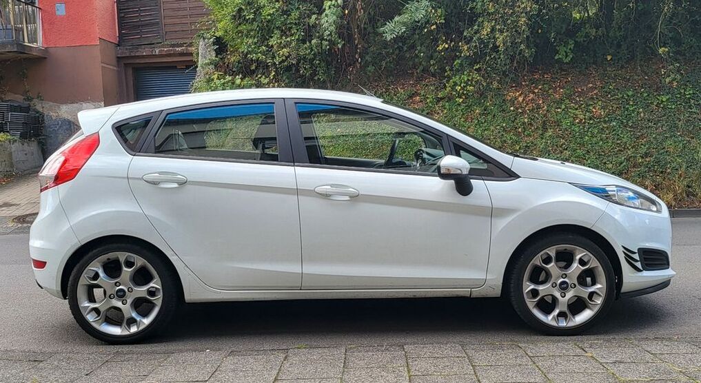 Ford Fiesta 155.000 km 4.800 € Königswinter 53639