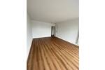 Erstbezug nach Modernisierung! 2 Zimmer + Balkon, neuer Boden, neues Bad, Aufzug