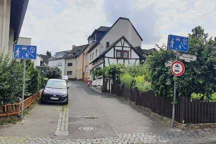 Renovierte 3-Zimmer WG mit Terrasse - Möbliert