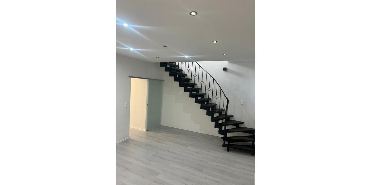 Etagenwohnung Bergheim Ahe - 4 Zimmer, 110 m&sup2;, 1.700&euro; | Angebot:27542629