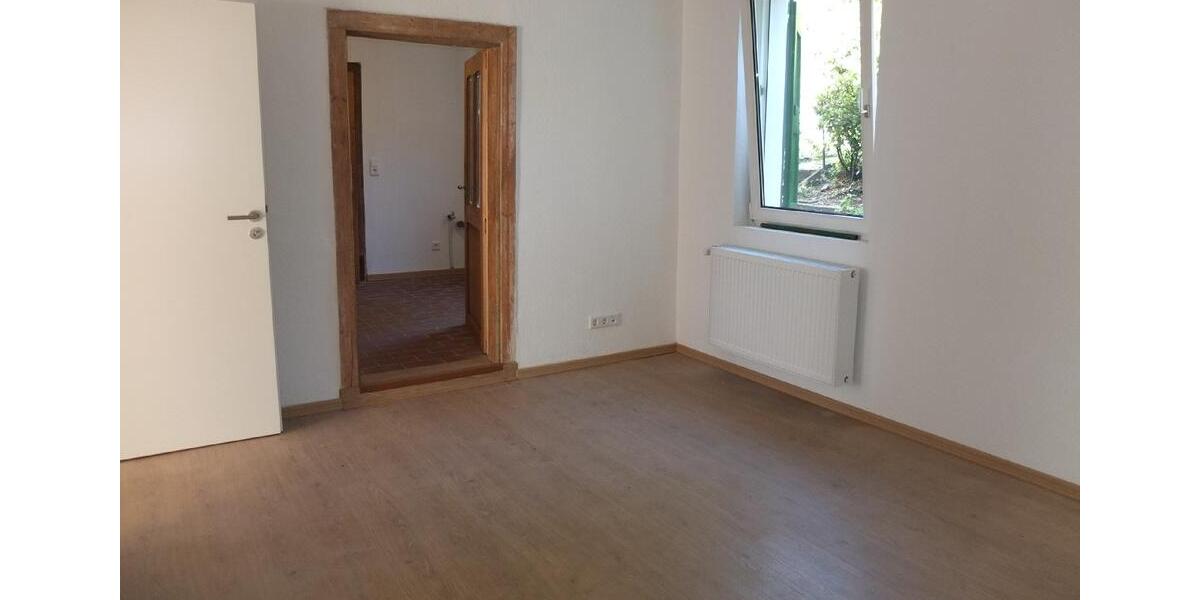 Büro- oder Servicefläche in exponierter Lage von Solingen-Wald! zimmer