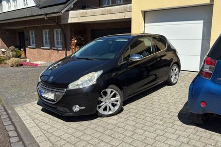 Peugeot 208 129.000 km 3.600 &euro; Bornheim 53332
