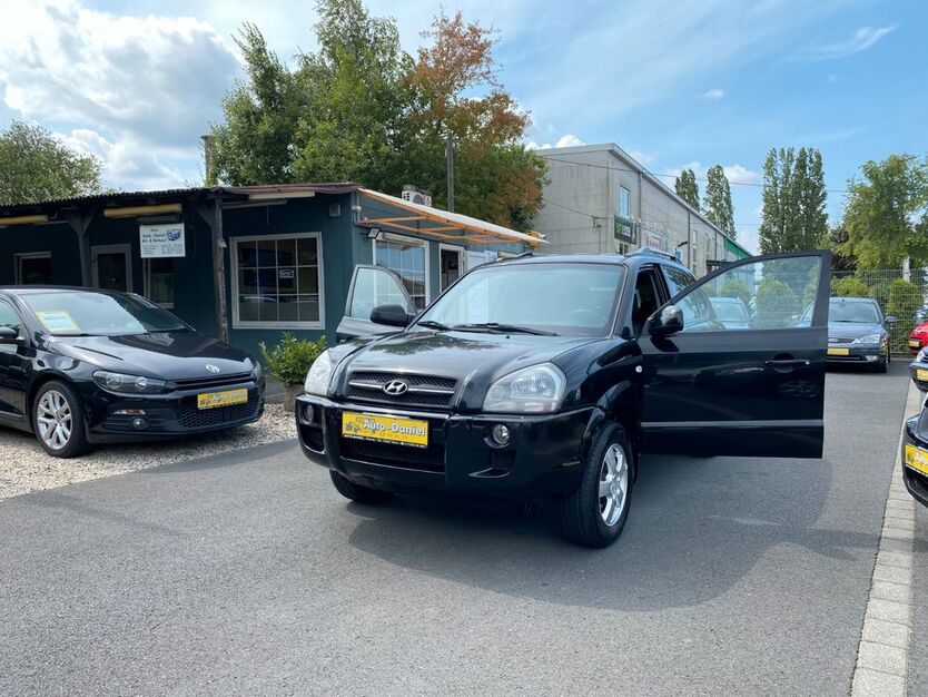 Hyundai TUCSON 178.000 km 4.700 € Bonn 53227