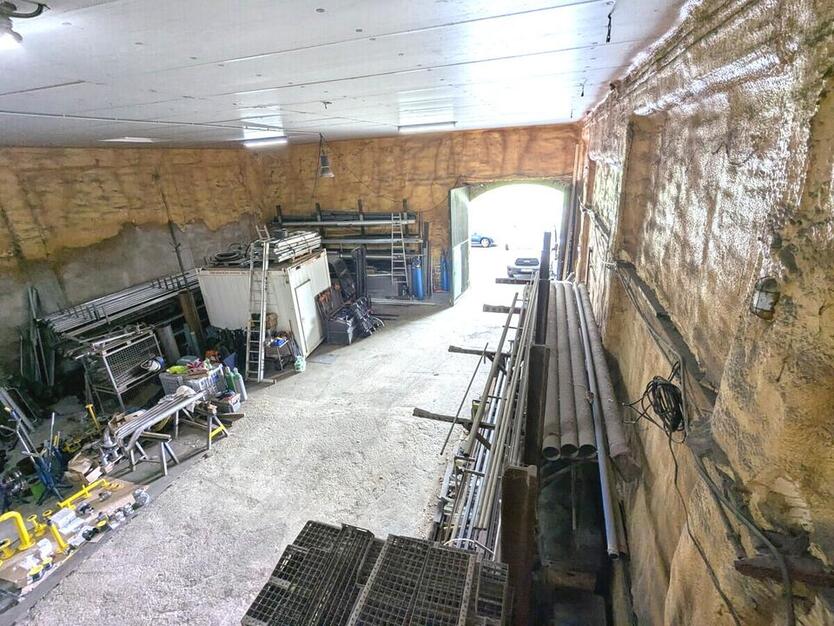 Vielseitig nutzbare Lagerhalle mit Büro in Grevenbroich zu vermieten zimmer